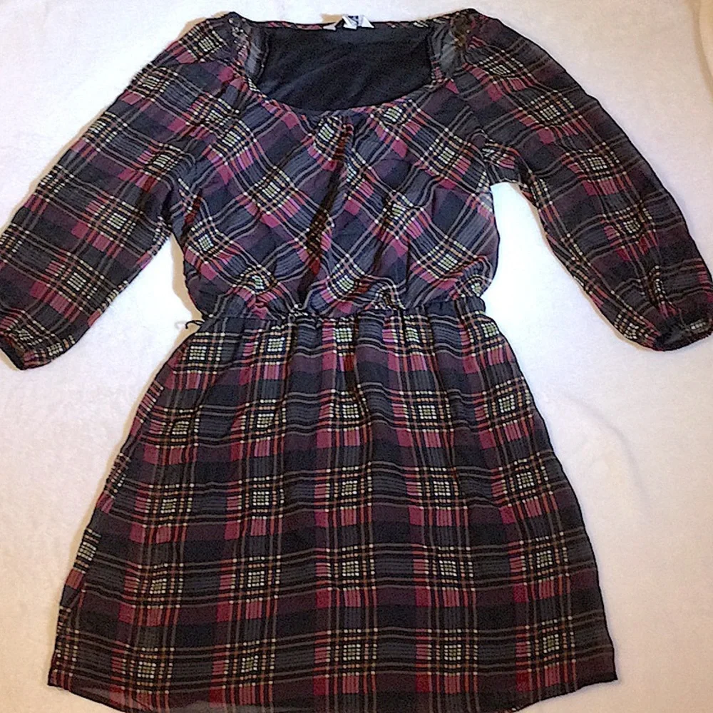 Speechless Plaid midi Dress - Picture 13 of 13